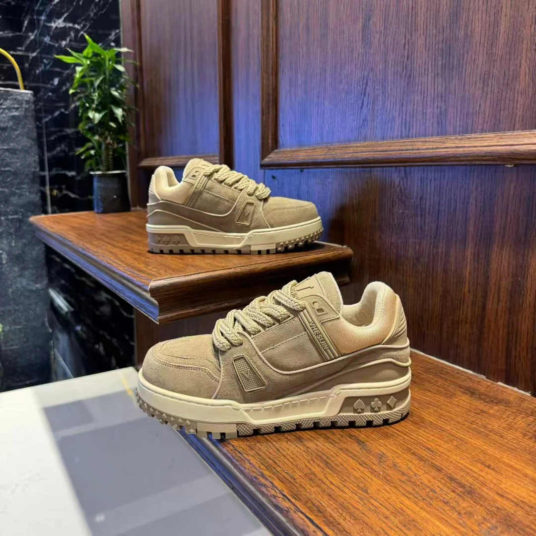 秋冬男士2025新款加绒舒适百搭厚底增高板鞋软底流运动休闲鞋