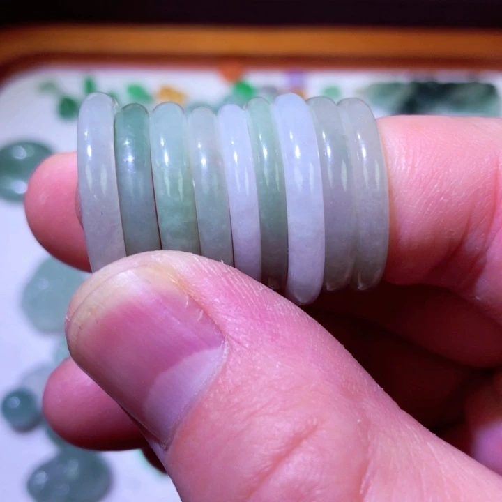 翡翠未镶嵌颈饰天然a货翡翠多样发一