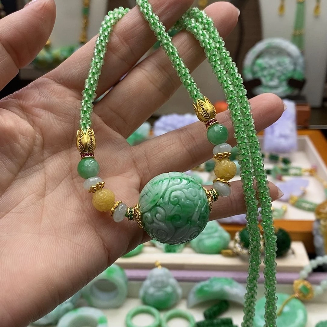颈饰未镶嵌翡翠天然