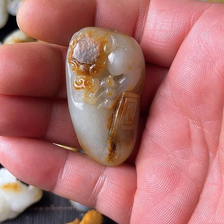 和田玉（糖玉）颈饰未镶嵌