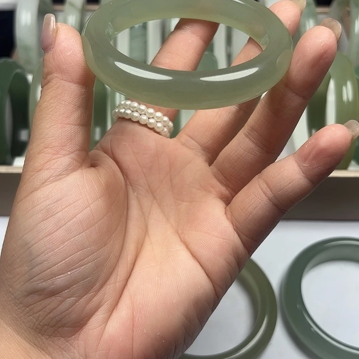 东陵石未镶嵌手镯