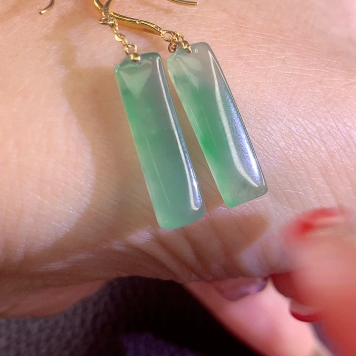 翡翠18K金镶嵌颈饰翡翠