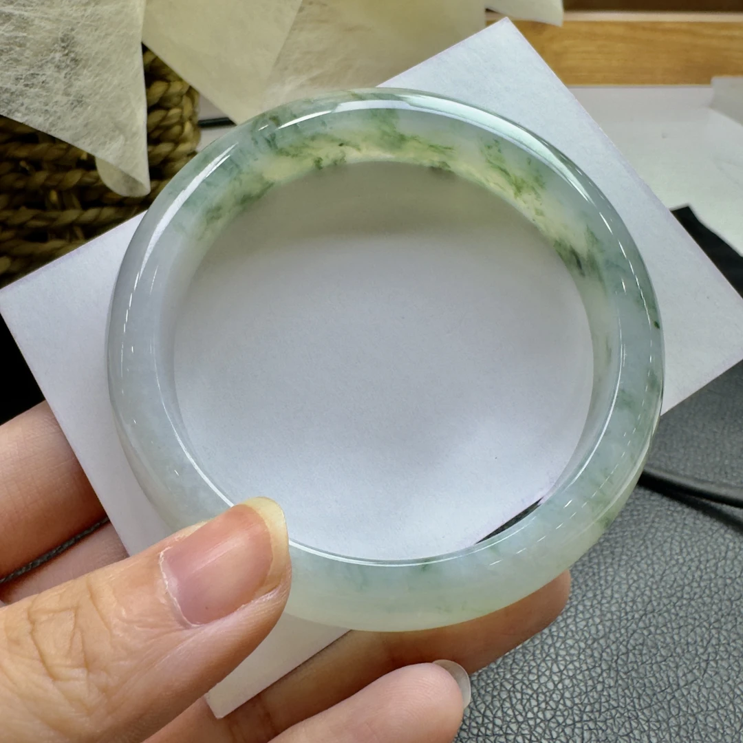 C0005白冰胶底飘半山水绿花A货翡翠手镯