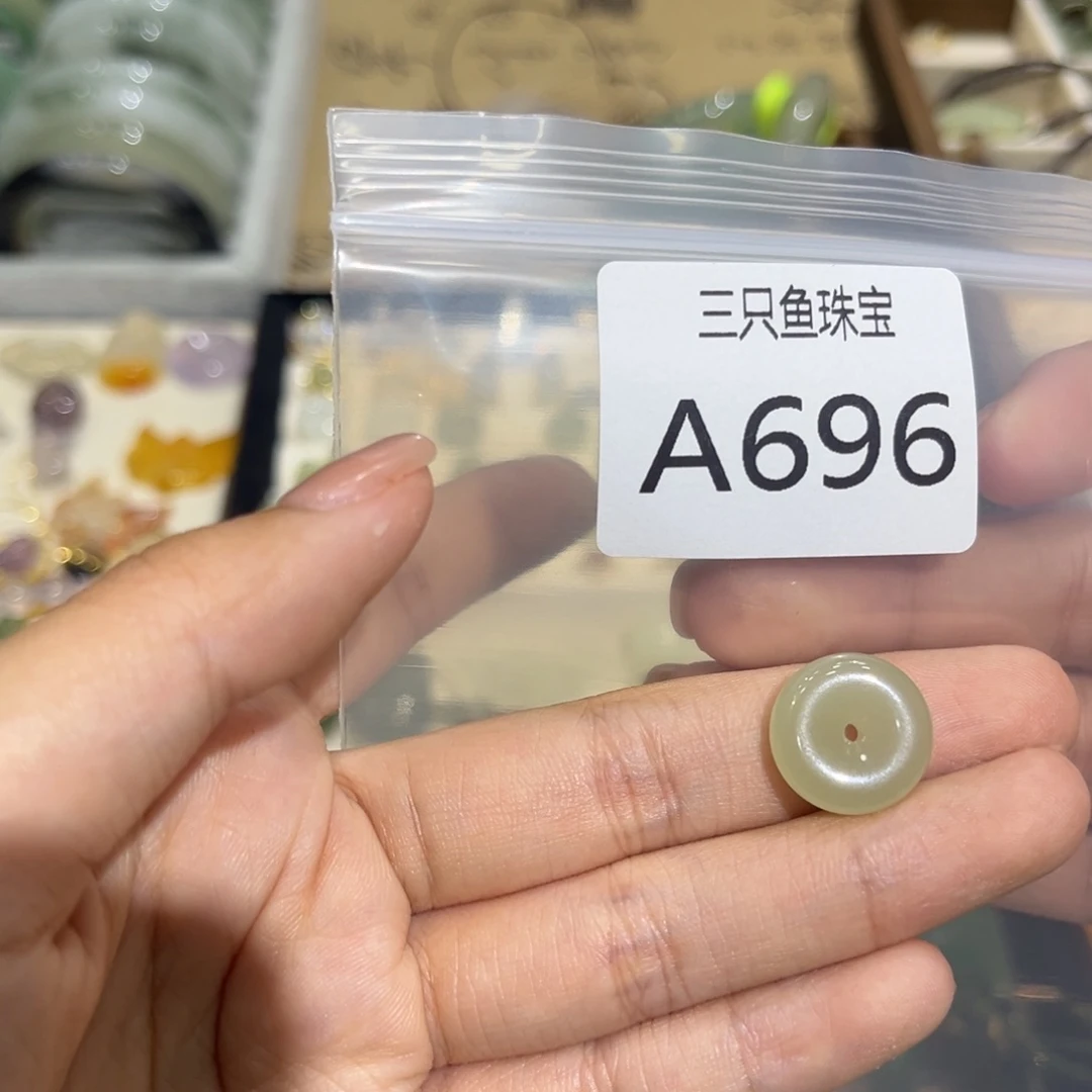 青***啦颈饰未镶嵌和田玉