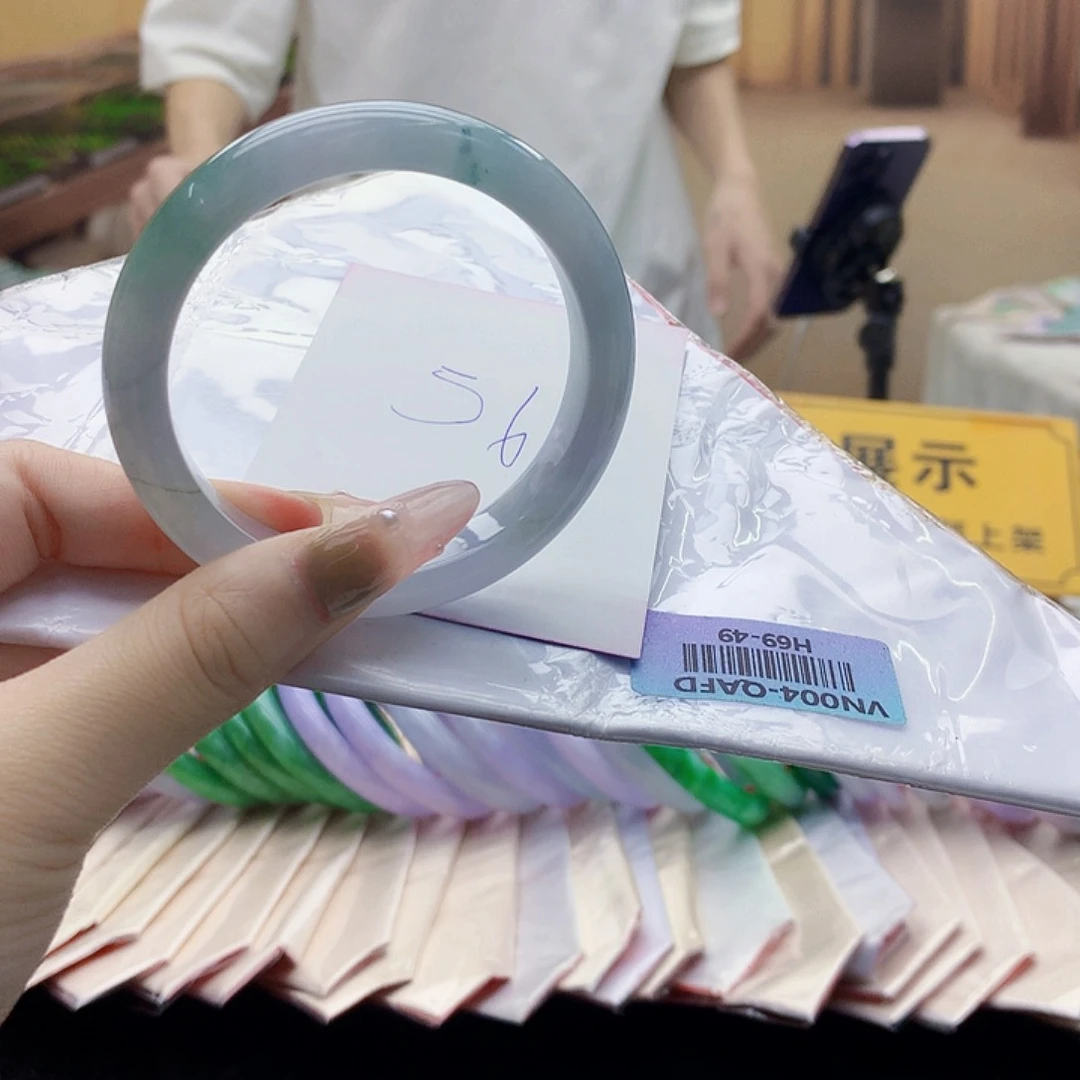 翡翠手镯未镶嵌dfghhhhhb