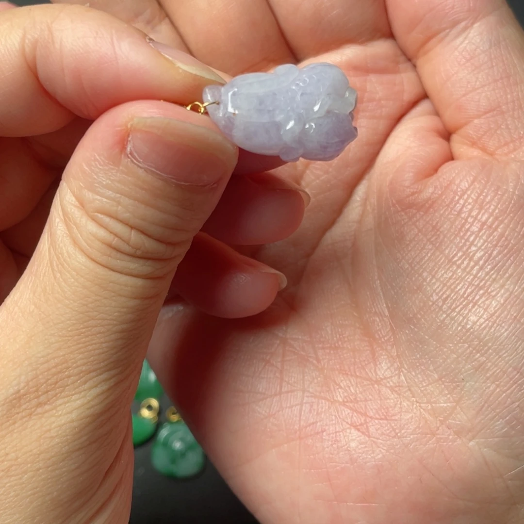 小***药翡翠18K金镶嵌颈饰紫白菜