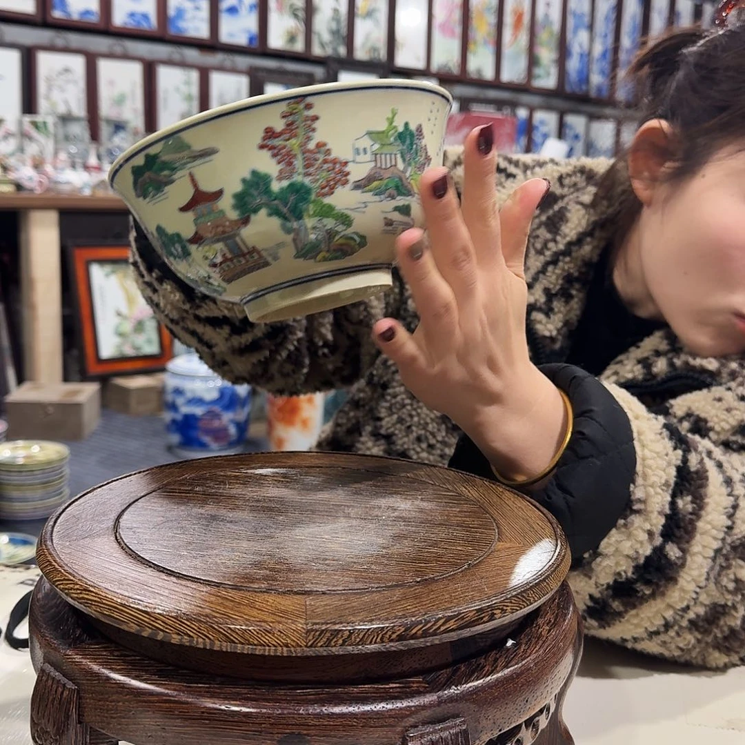 摆件瓷/////景德镇陶瓷瓷器。