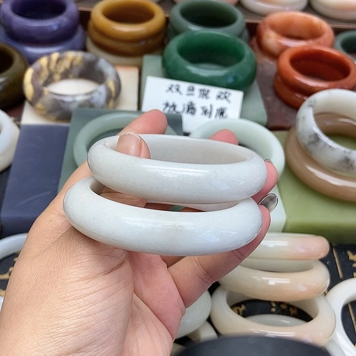 石英质玉未镶嵌手镯