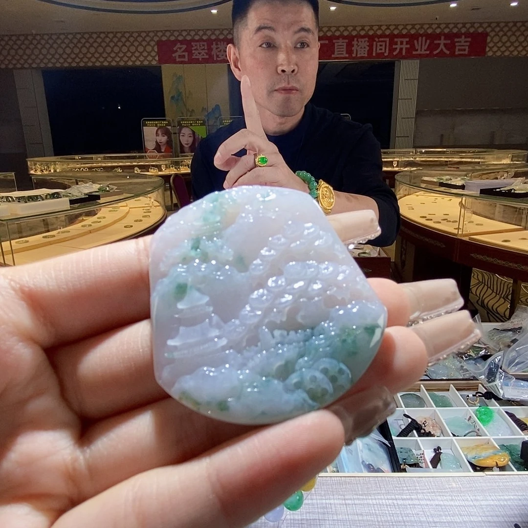 翡翠颈饰未镶嵌翡翠