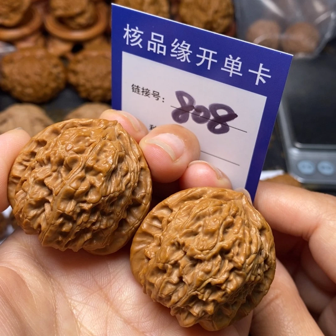 文玩核桃把件白狮喜全品38。 808