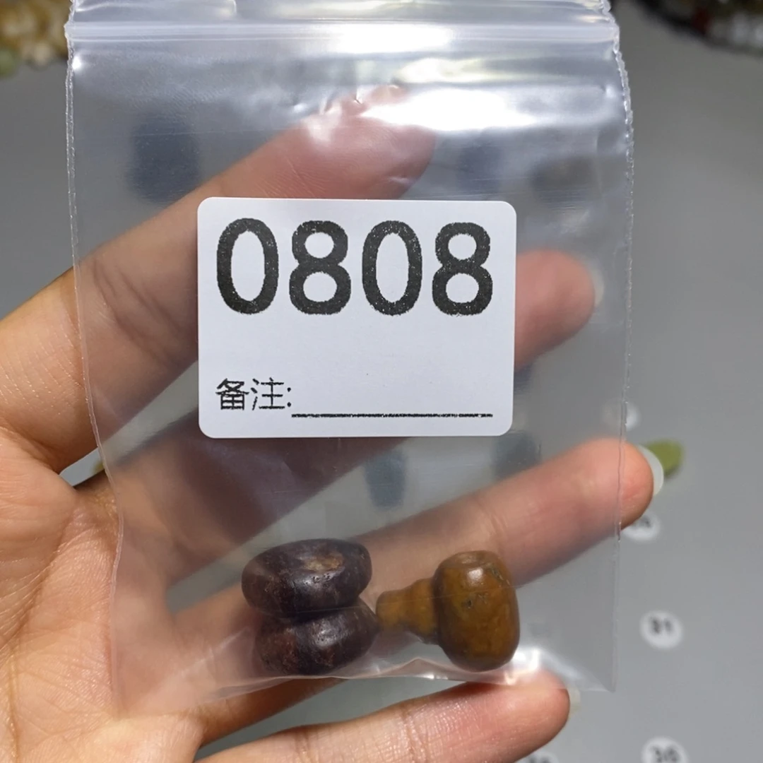 颈饰未镶嵌透闪石质玉小*儿