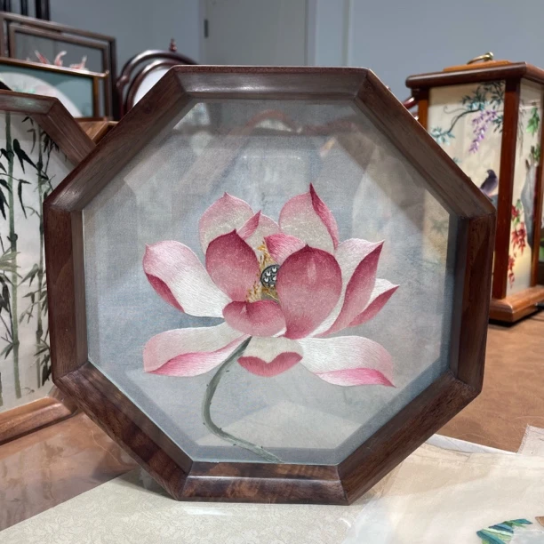 纯手工双面绣八角小摆件国风装饰