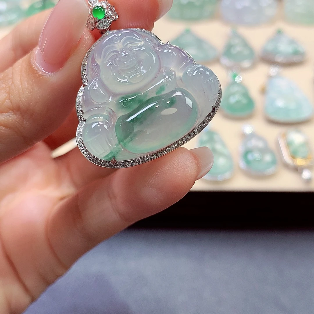 翡翠18K金镶嵌颈饰花**米翡翠