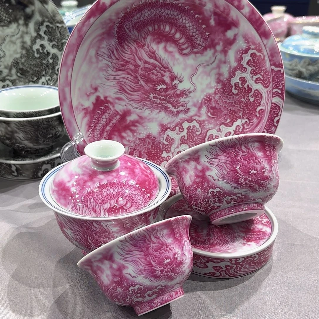 瓷片景德镇瓷器精品陈列