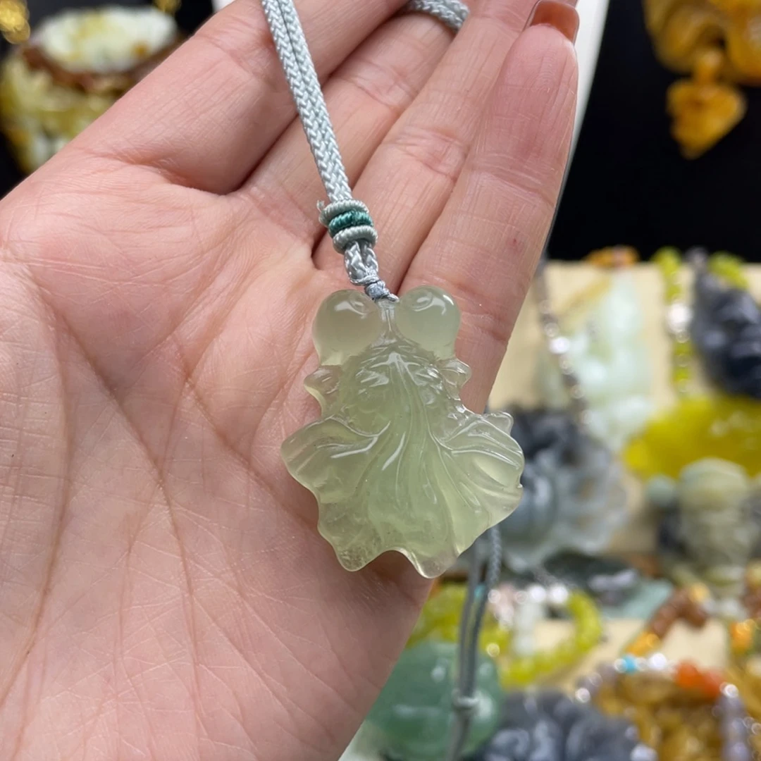 未镶嵌蛇纹石玉颈饰