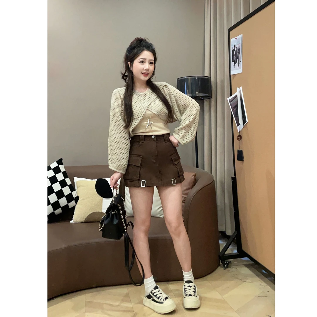 大萌萌【现货】镂空交叉罩衫吊带工装半裙微胖显瘦套装P225Z12054