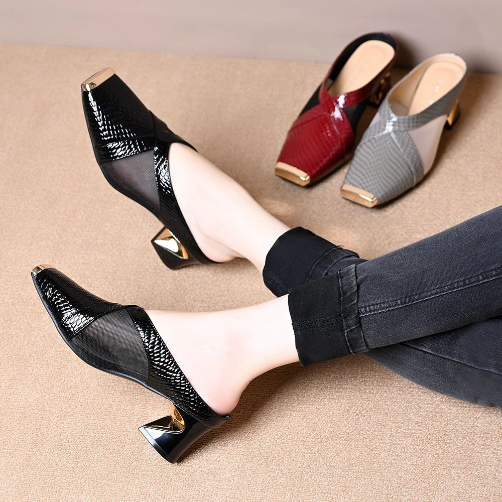 尖头粗跟凉拖鞋女夏季外穿中跟软皮2025年新款镂空懒人包头半拖鞋