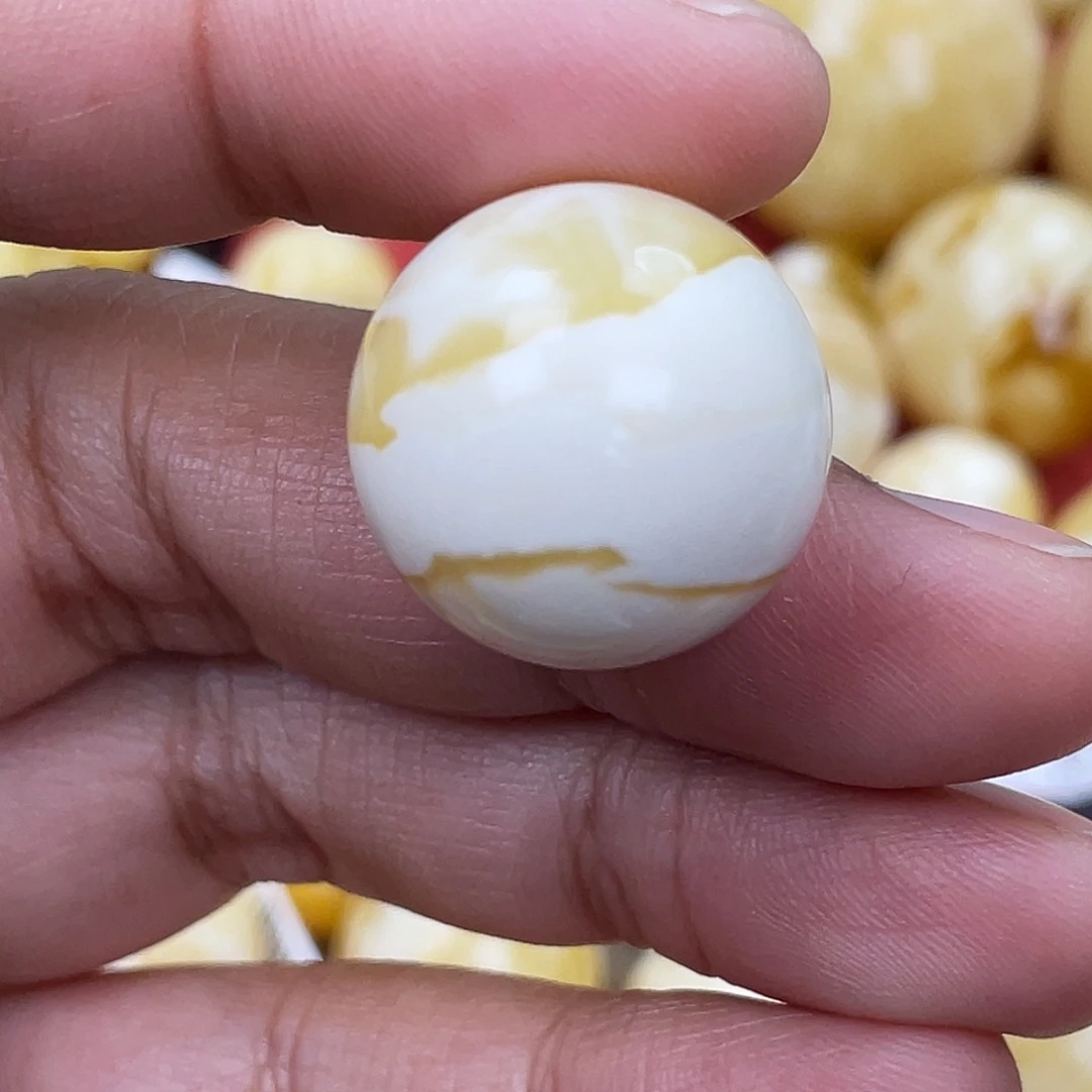 蜜蜡未镶嵌珠宝奇石20.6