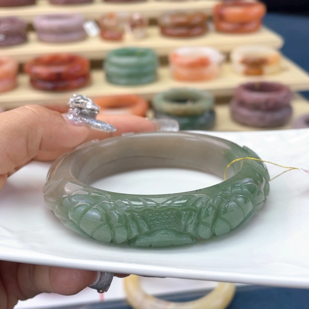 發****石英岩玉手镯未镶嵌