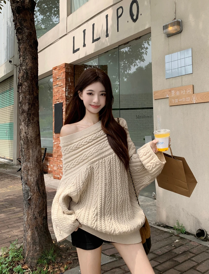 2025秋季新款韩系显瘦时尚设计感百搭一字肩别致长袖针织衫女chic