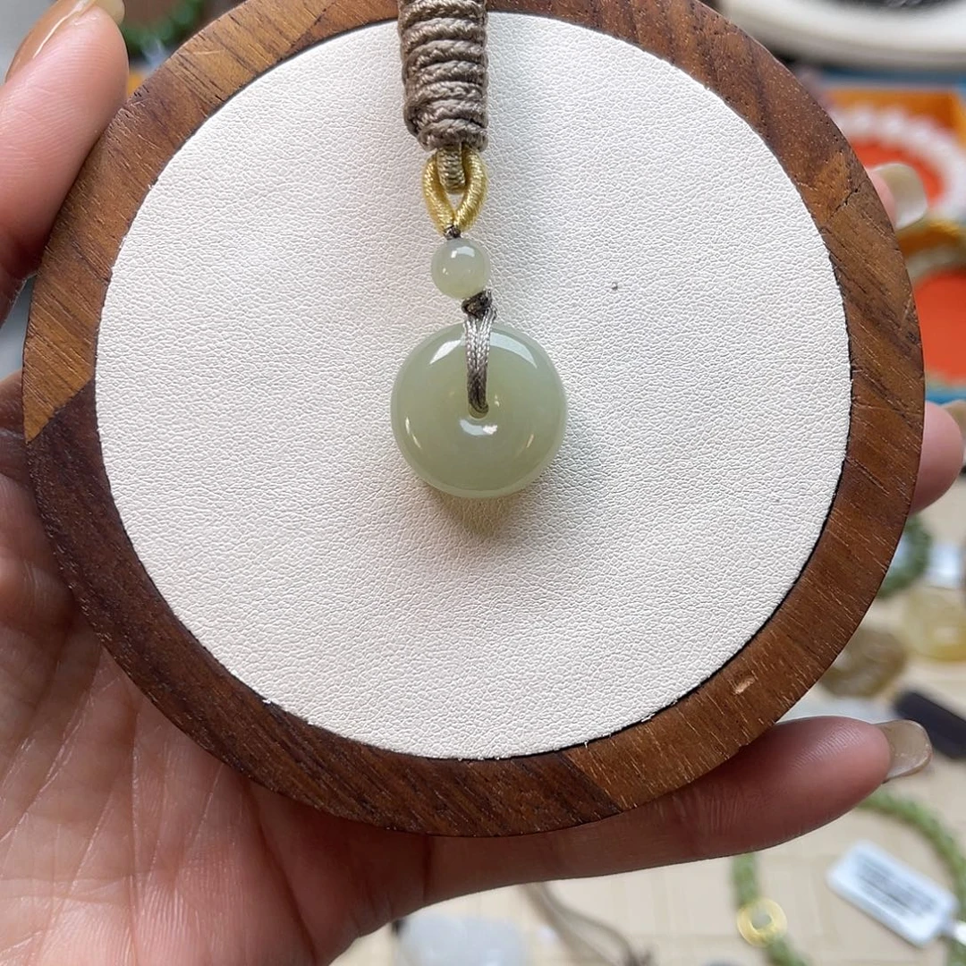 和田玉未镶嵌吊坠(不含链)A35