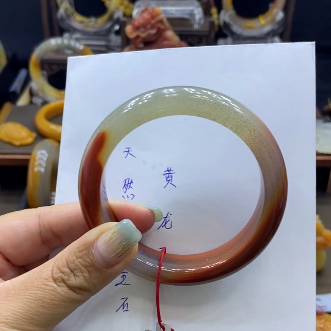 j***a石英质玉（黄龙玉）未镶嵌手镯H