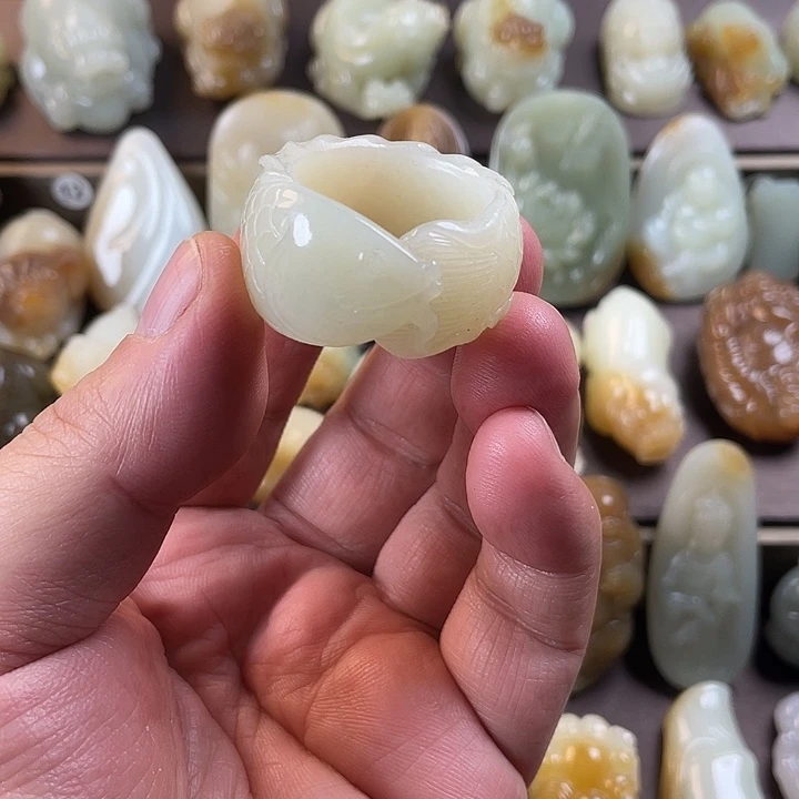 和田玉未镶嵌吊坠(不含链)扳指