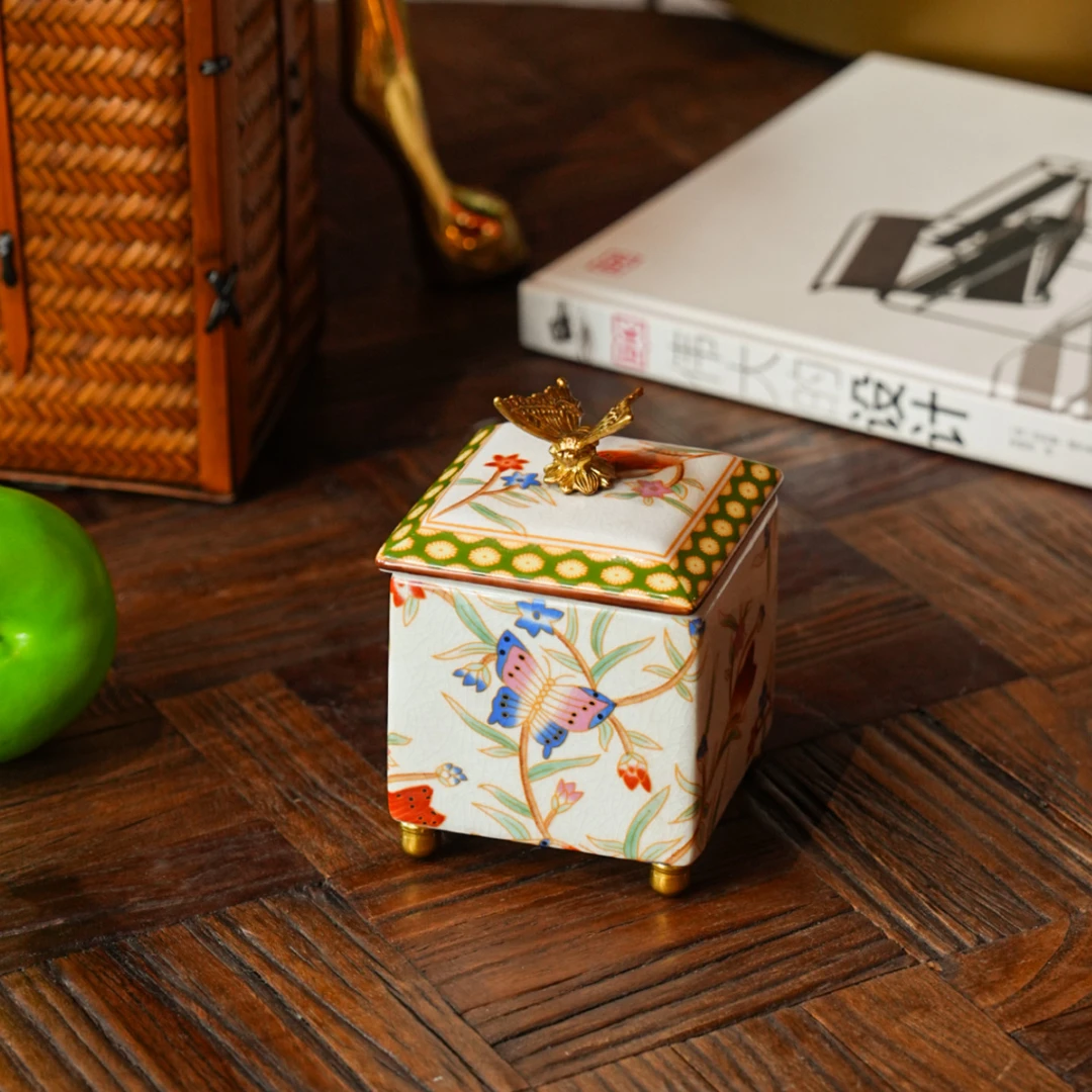 【本尼家】C38法式中国风陶瓷配铜《蝶恋花》方盖盒桌面装饰摆件