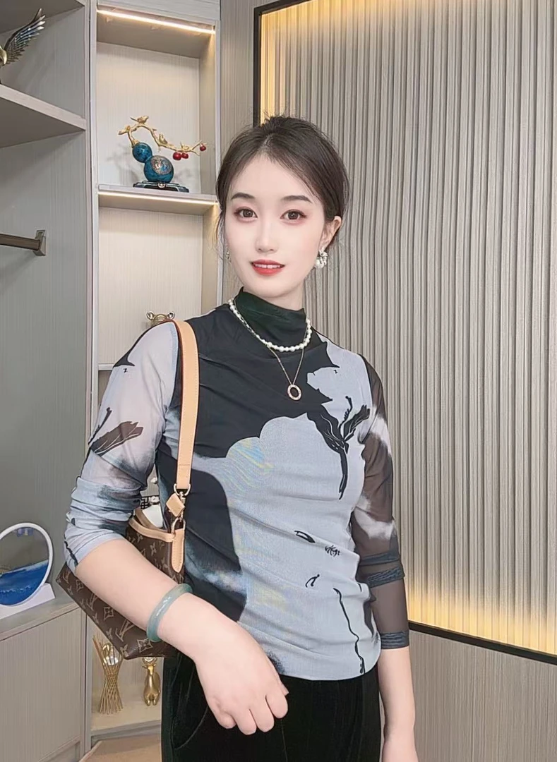 早秋新款水墨染网纱小衫