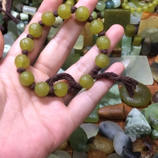 岫玉未镶嵌吊坠浮*丶