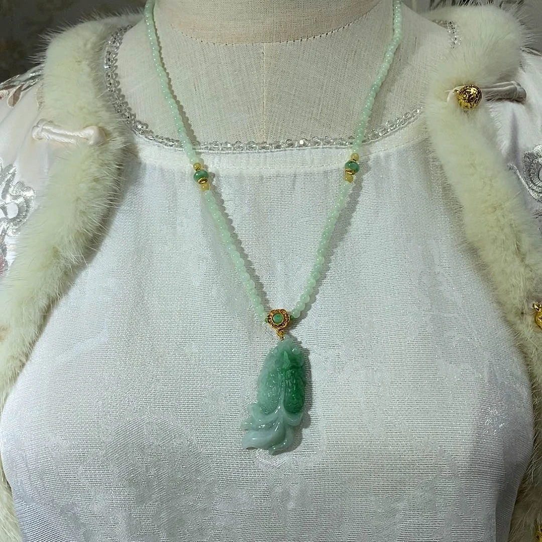翡翠未镶嵌颈饰吊坠