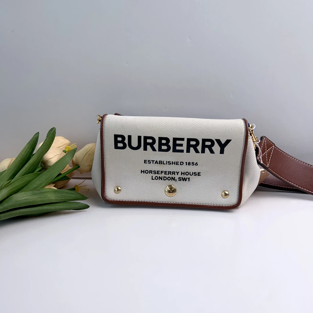 99新 BURBERRY/博柏利 博柏利白拼棕复古风斜挎包