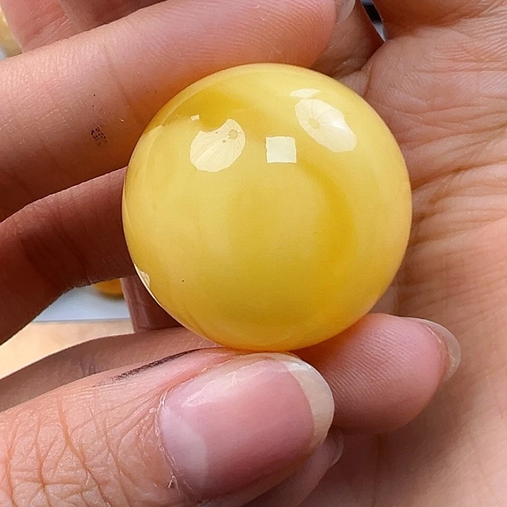 蜜蜡未镶嵌珠宝奇石
