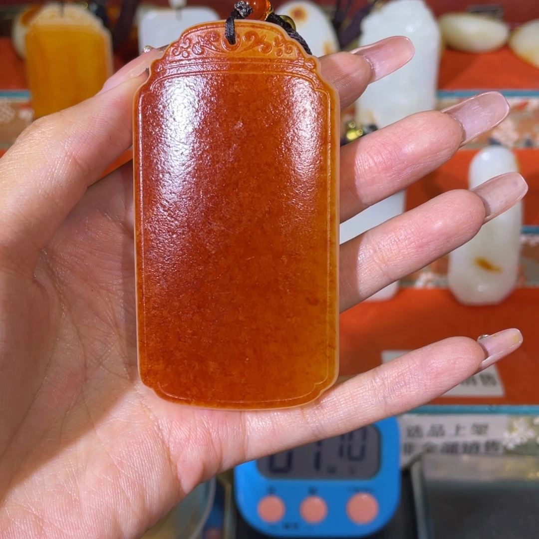 传***。和田玉未镶嵌把件