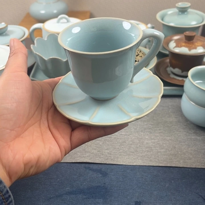 杯咖啡杯也要来咯哈哈好家伙太