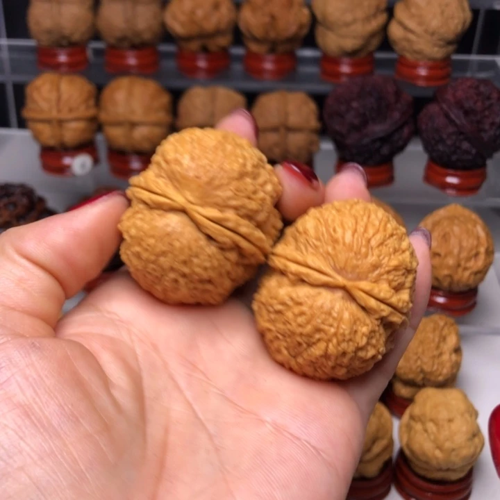 文玩核桃吊坠栾*礁51麒麟元宝