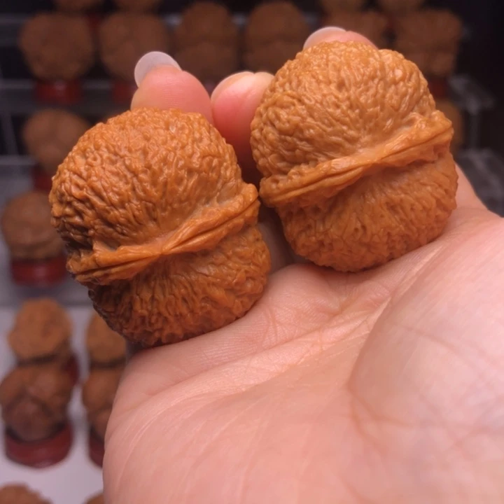 文玩核桃吊坠14鱼籽纹绣球