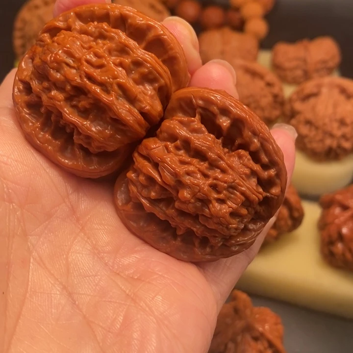 文玩核桃吊坠#***头工艺核桃