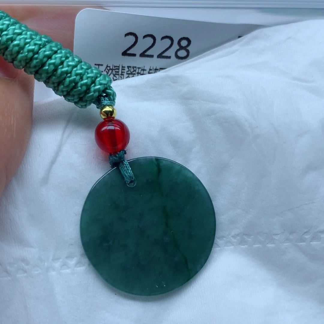 翡翠颈饰未镶嵌牌子