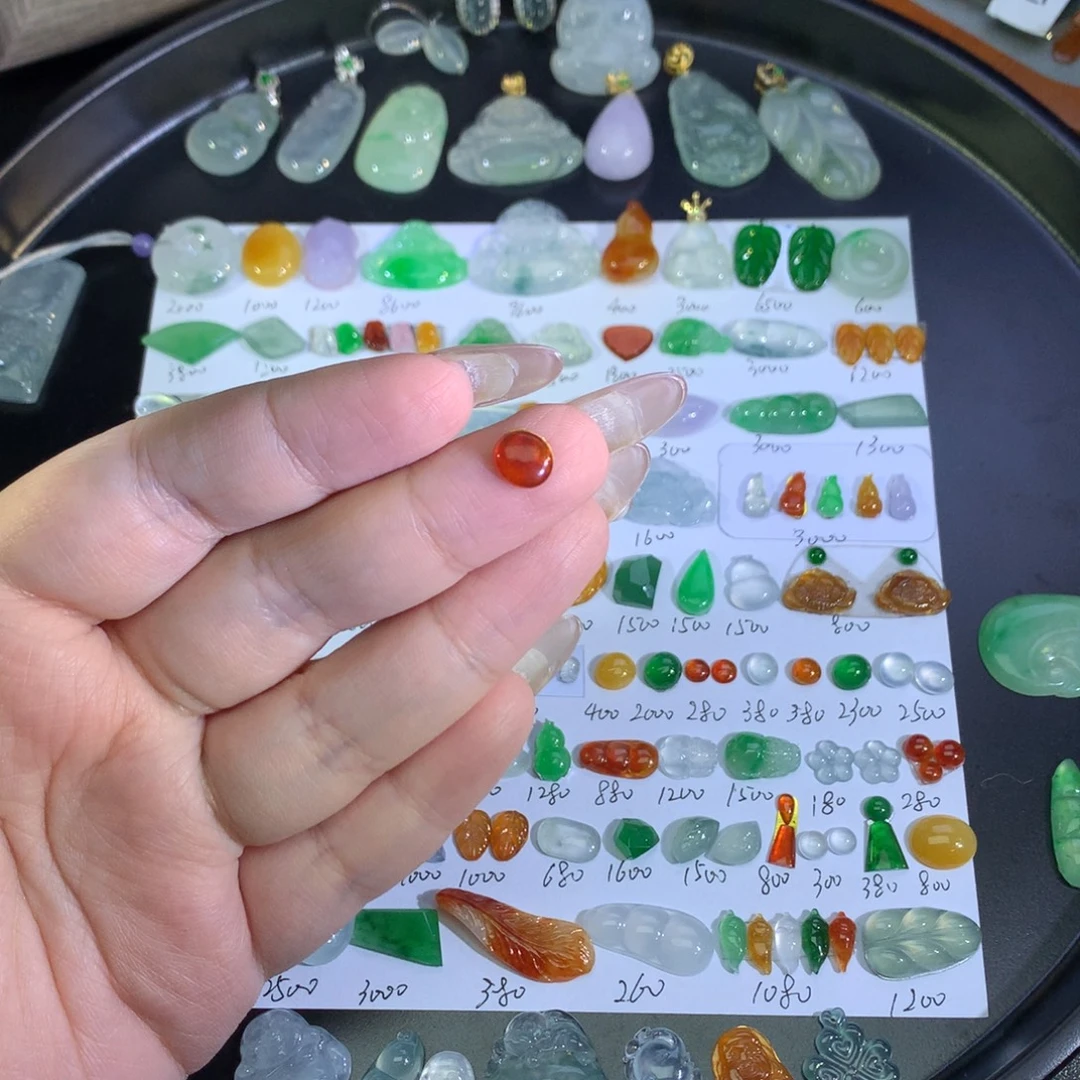 翡翠未镶嵌吊坠(不含链)红蛋