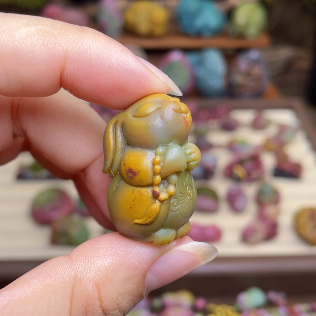 玛瑙/玉髓未镶嵌珠宝半成品盐源玛瑙福利兔兔