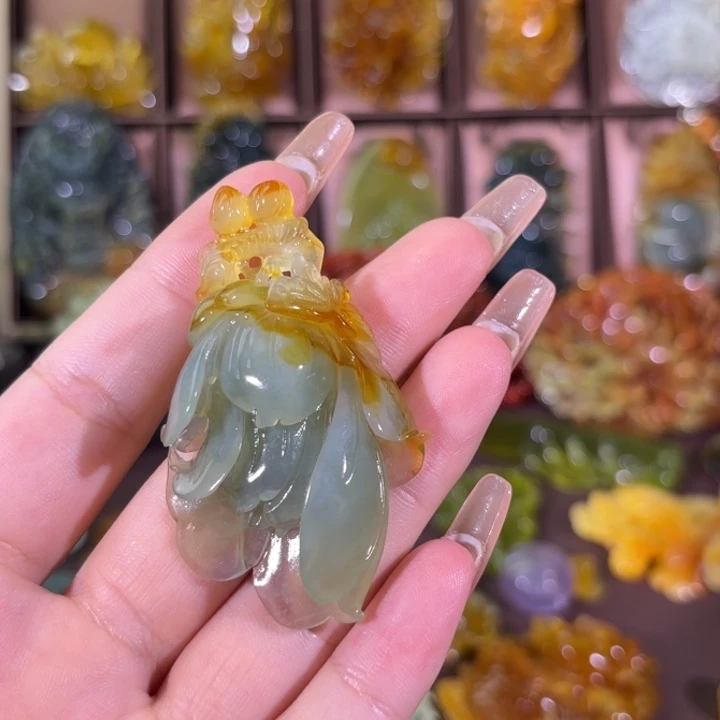 未镶嵌蛇纹石玉颈饰楠*?