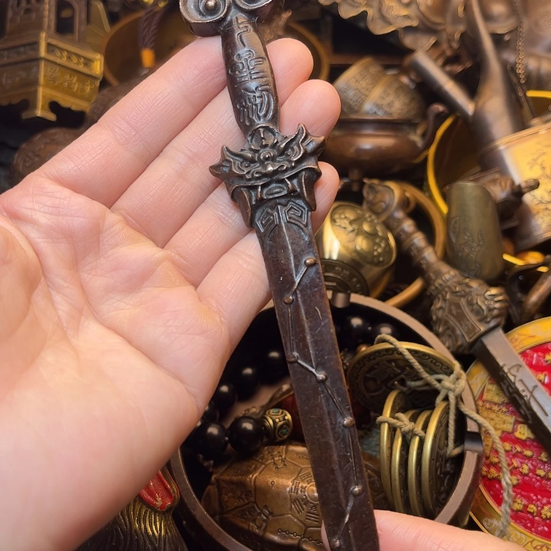 精美铜器工艺品等