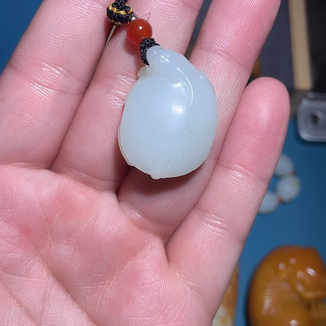 和田玉未镶嵌车挂