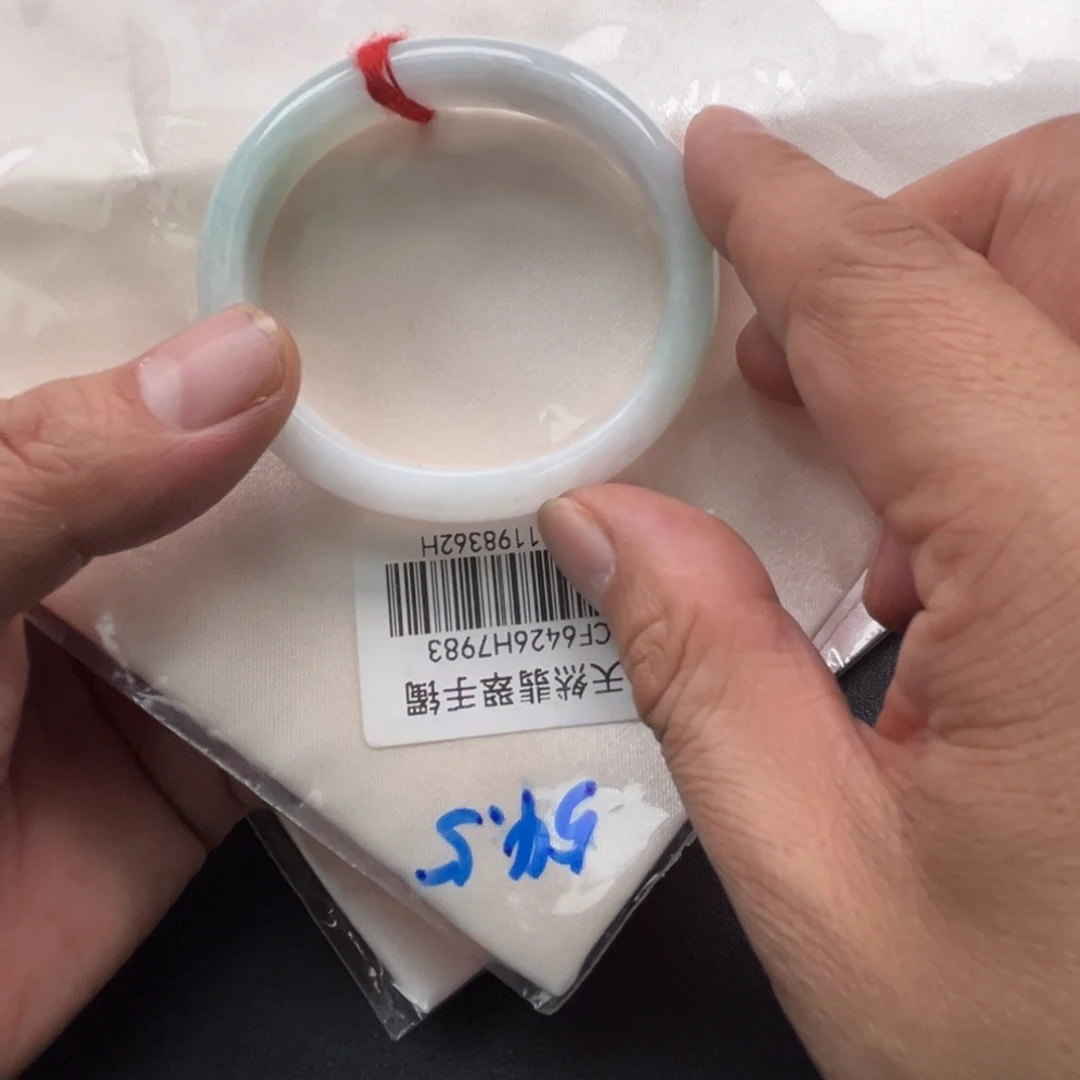 翡翠未镶嵌手镯手镯