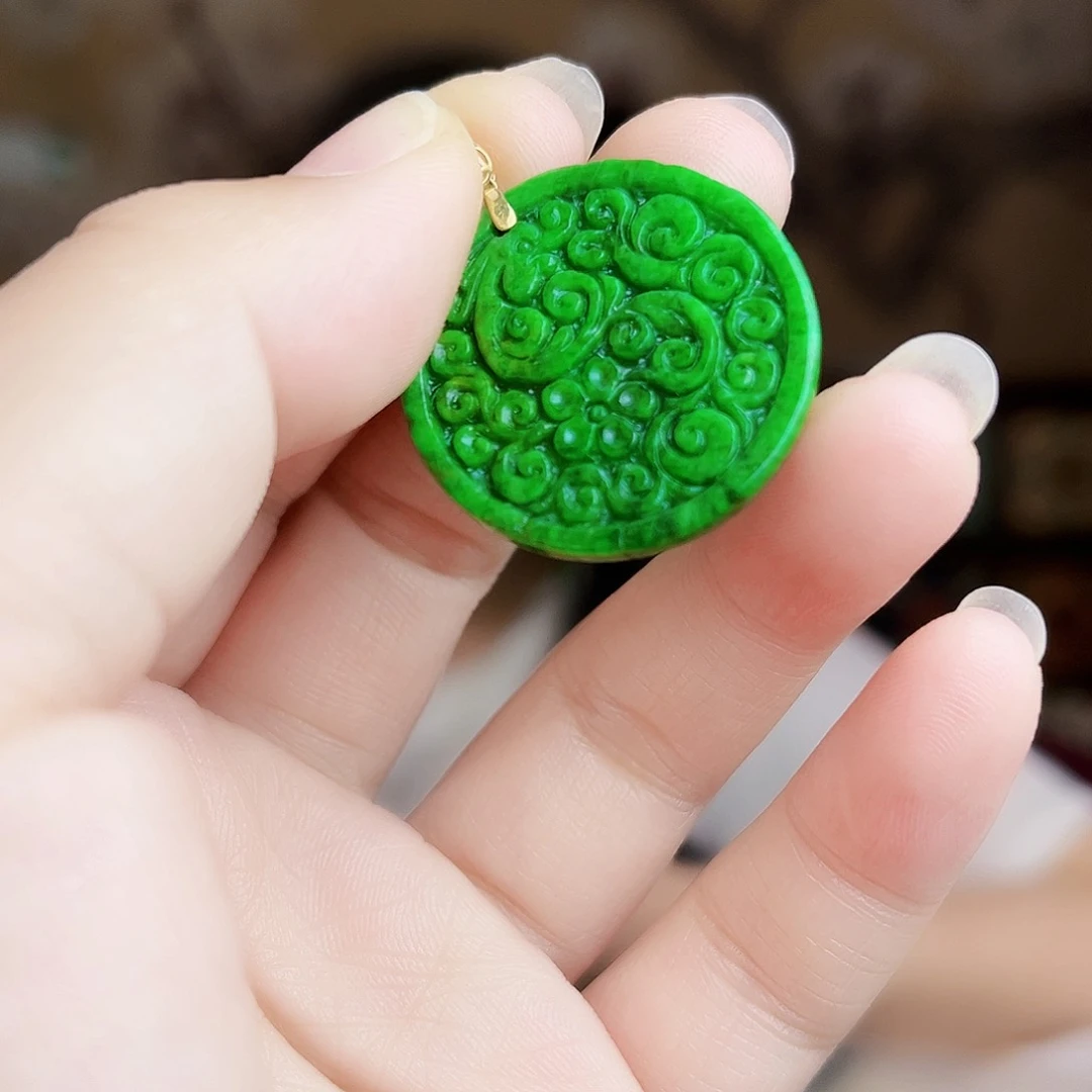 翡翠18K金镶嵌套链多样性