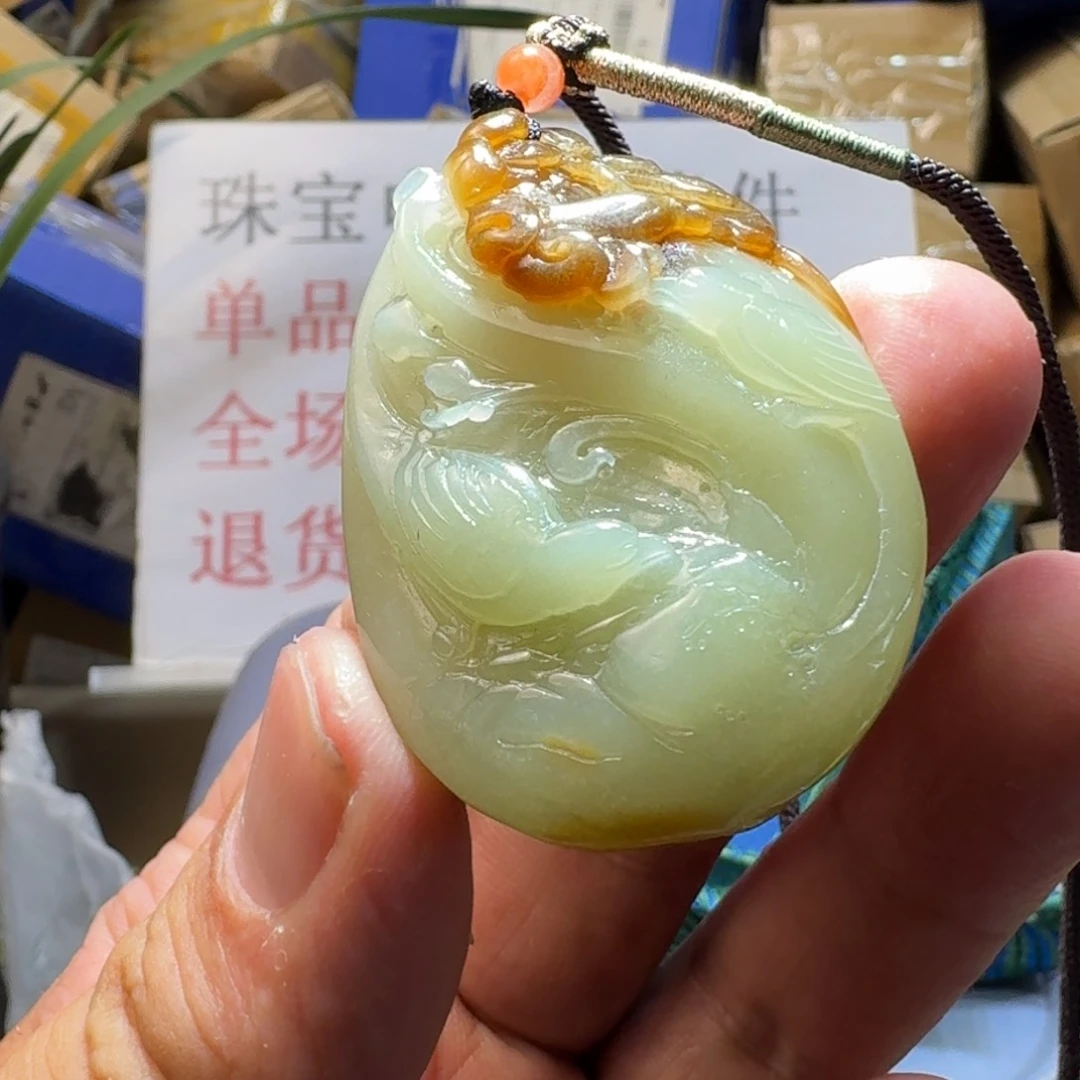 和田玉（糖玉）未镶嵌颈饰