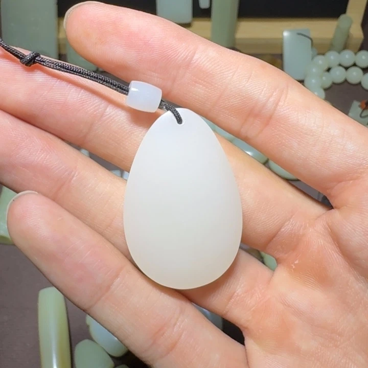 和田玉未镶嵌颈饰河**杰