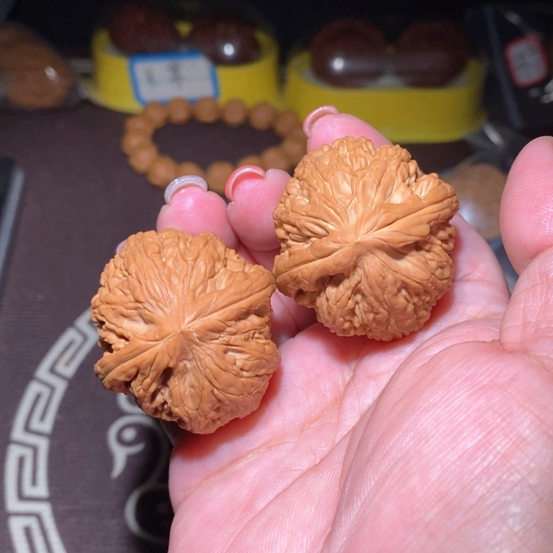 文玩核桃把件御尊