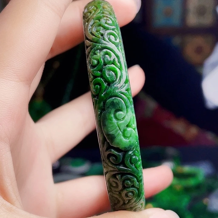 翡翠未镶嵌颈饰多样性57.8